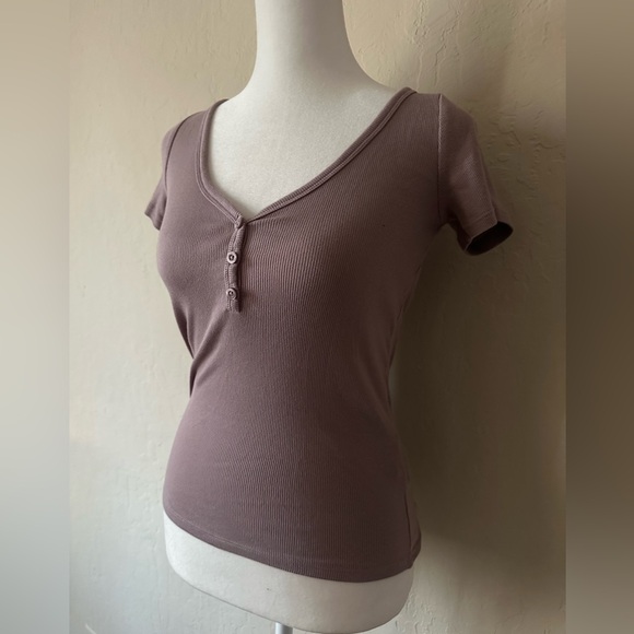 Hollister mauve slim fit tee - Picture 2 of 3
